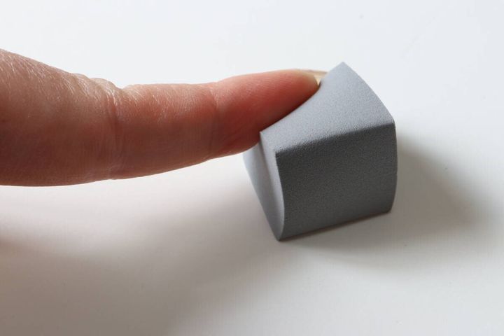 やわらか吸水スポンジ（キューブ形、1個） やわらかい