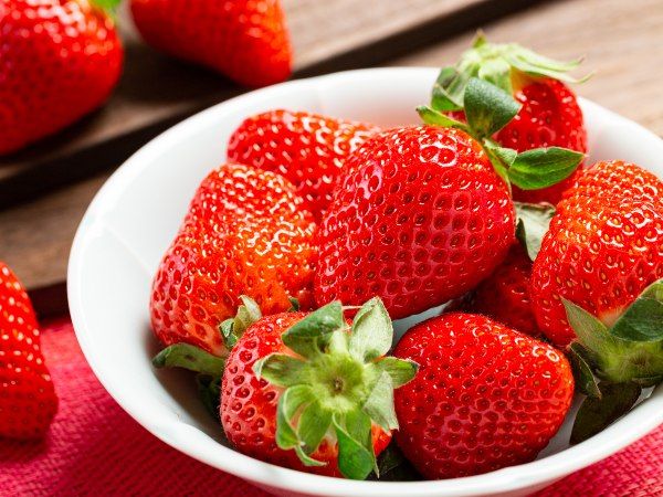 イチゴの赤い部分は実（果実）じゃないって本当？