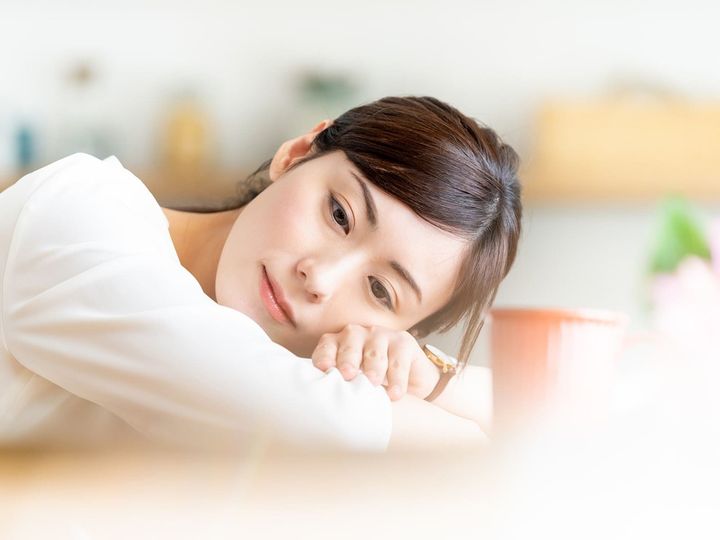 家賃がかからないことや家族と助け合える点を背景に、実家暮らしを選び続ける社会人は少なくありません。今回は、山形県遊佐町在住の34歳女性の事例を取り上げます。