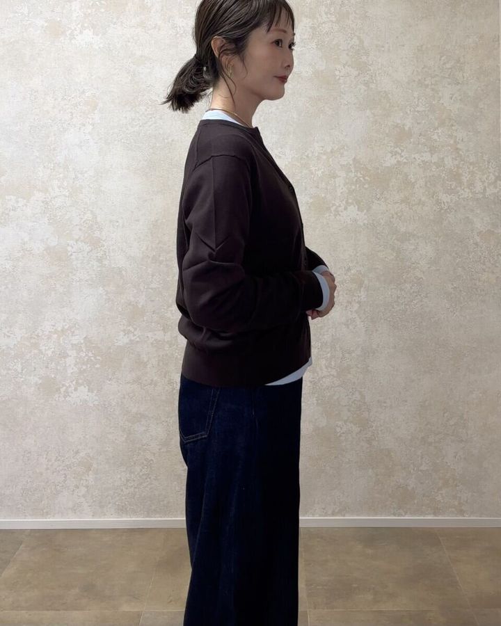 ユニクロUVカットクルーネックカーディガン サイドシルエット