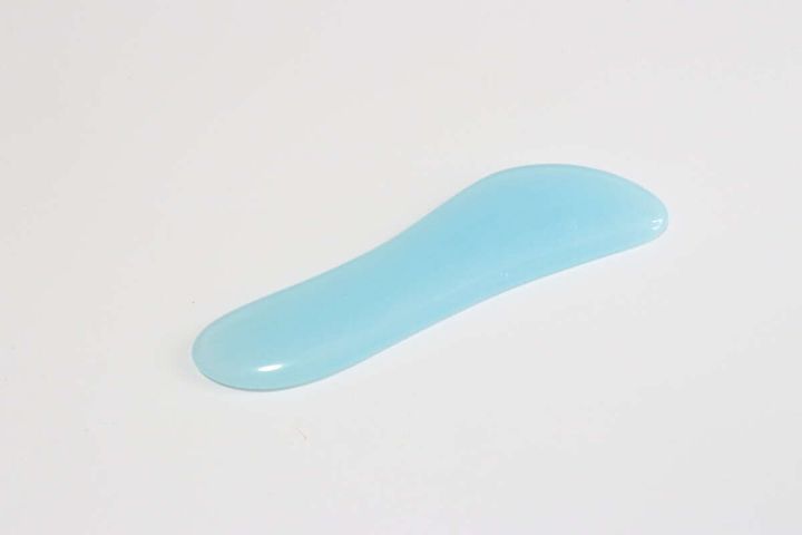 ダイソーのかっさプレートのブルー