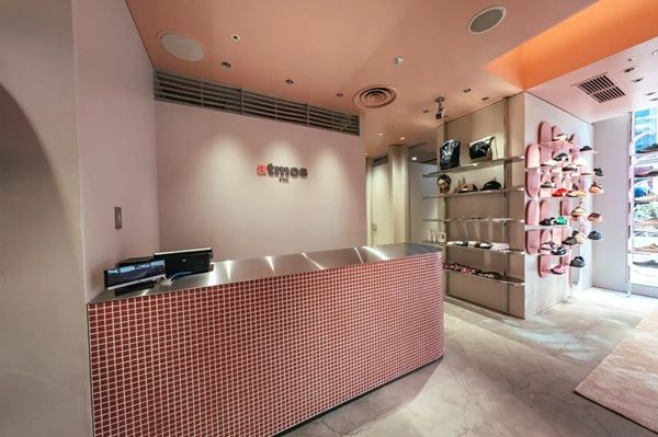 【大阪府大阪市】女性のためのスニーカー＆カルチャーの発信拠点「atmos pink 梅田エスト」オープン！