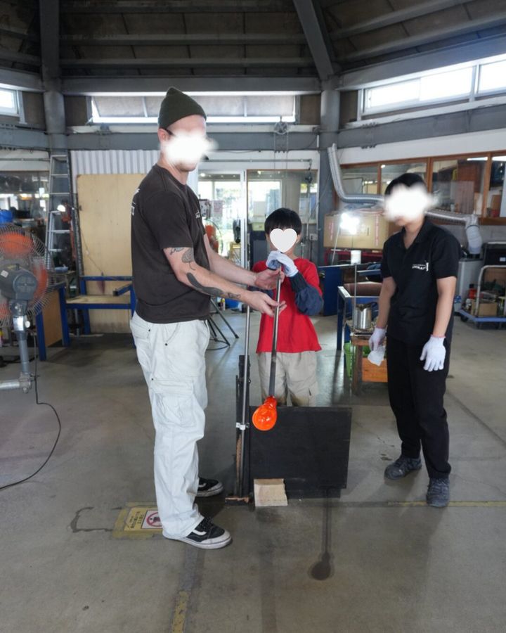 沖縄Gala青い海琉球ガラス工房でオリジナルグラス体験