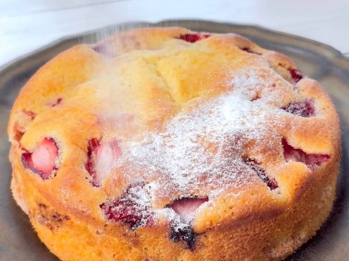 いちごヨーグルトケーキ