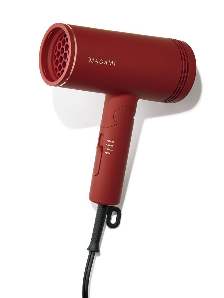 〈ヘイゼルトンプソン〉のMAGAMI