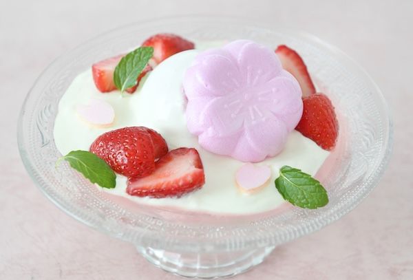 【東京都新宿区】グリル満天星で春限定「桜のロマノフ」が登場！昭和レトロな洋食屋スイーツも楽しめる