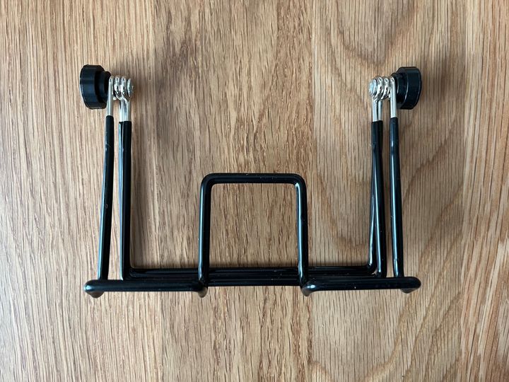 100均のタブレットスタンドが意外と便利！ダイソー・セリア・キャン★ドゥの売り場をチェック