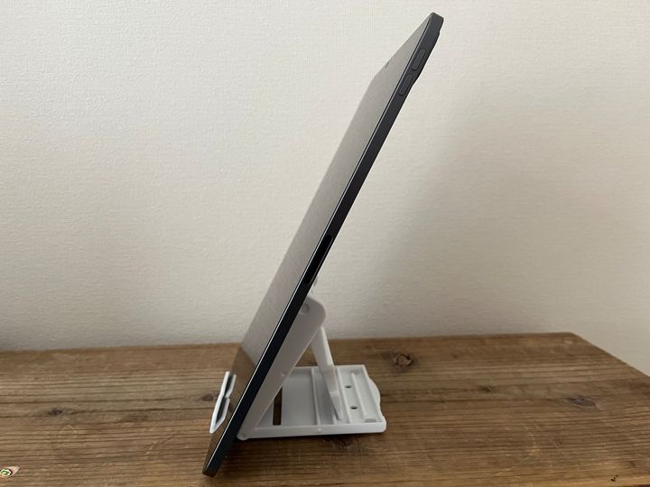 100均のタブレットスタンドが意外と便利！ダイソー・セリア・キャン★ドゥの売り場をチェック