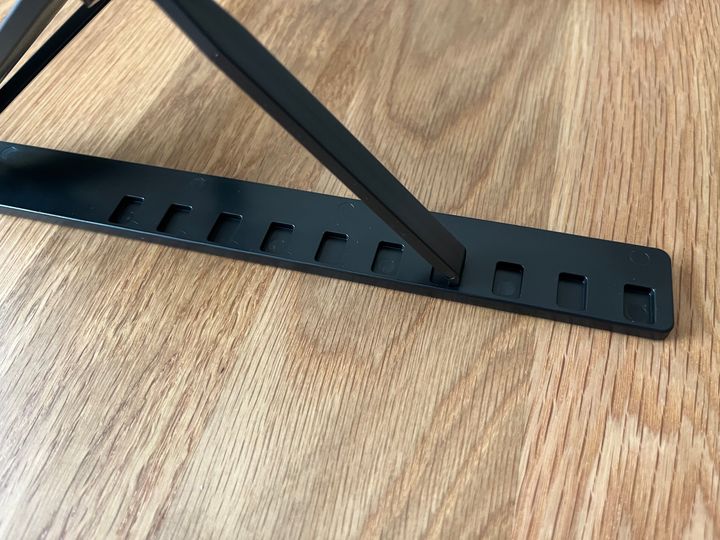 100均のタブレットスタンドが意外と便利！ダイソー・セリア・キャン★ドゥの売り場をチェック