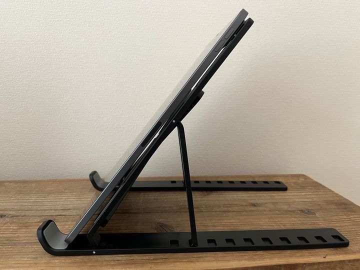 100均のタブレットスタンドが意外と便利！ダイソー・セリア・キャン★ドゥの売り場をチェック