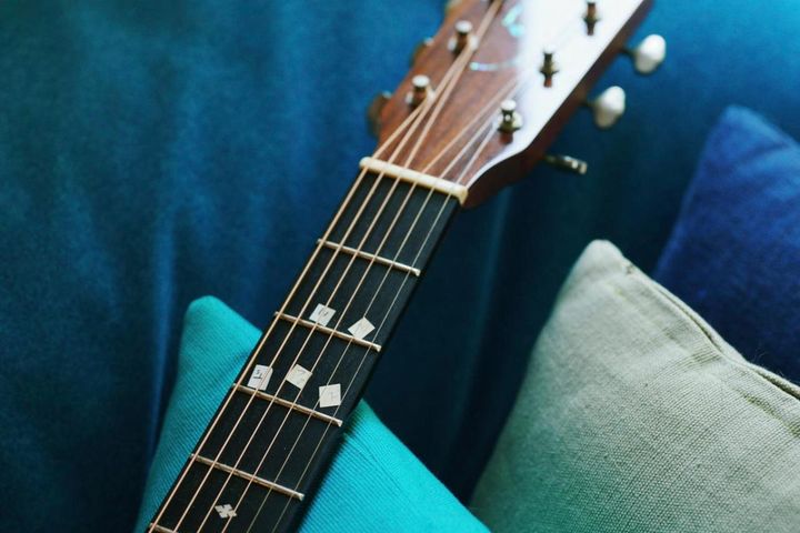 先生に教わった「ドレミ」の指の位置を忘れないようにマークをつけました。