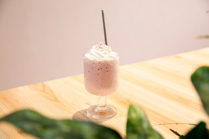 横浜元町の裏通りで見つけた♪お気に入りのお菓子を選んでホッとくつろぐカフェ「rublanc」