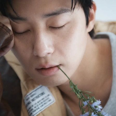 【東京都千代田区】パク・ソジュンさんの写真集『Unveiled』を大丸東京で販売！全208ページで構成