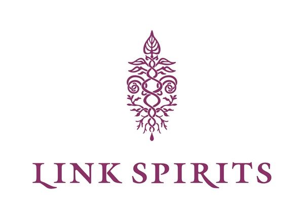 ピンク色のスパークリング焼酎「NANAIRO Sparkling」が登場！乾杯を華やかに彩る。