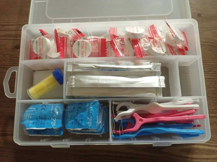 DAISO(ダイソー)：セクションケース(11マス)