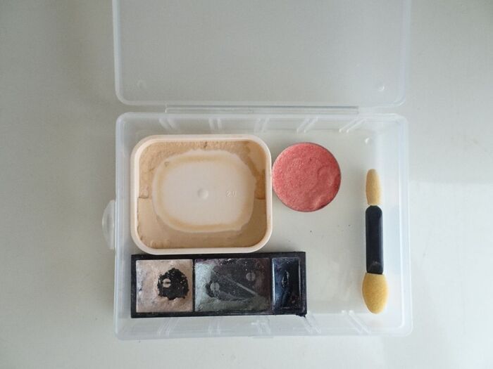 旅行用『コスメポーチ』のコンパクト収納術。こうすれば持ち運びがラク♪