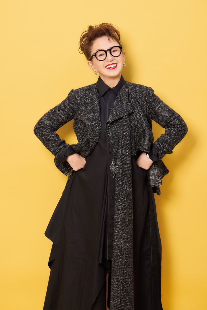 加賀まりこさん ジャケット¥228,800、ワンピース¥140,800／ともにヨウジヤマモト（ヨウジヤマモト プレス）、その他／加賀まりこさん私物