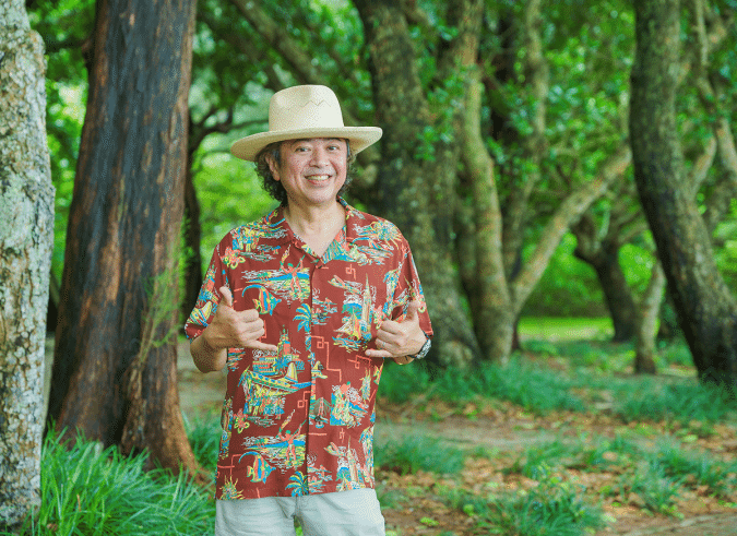 島袋優（BEGIN）