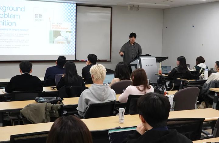 成均館大学校の教室で行われた授業の様子