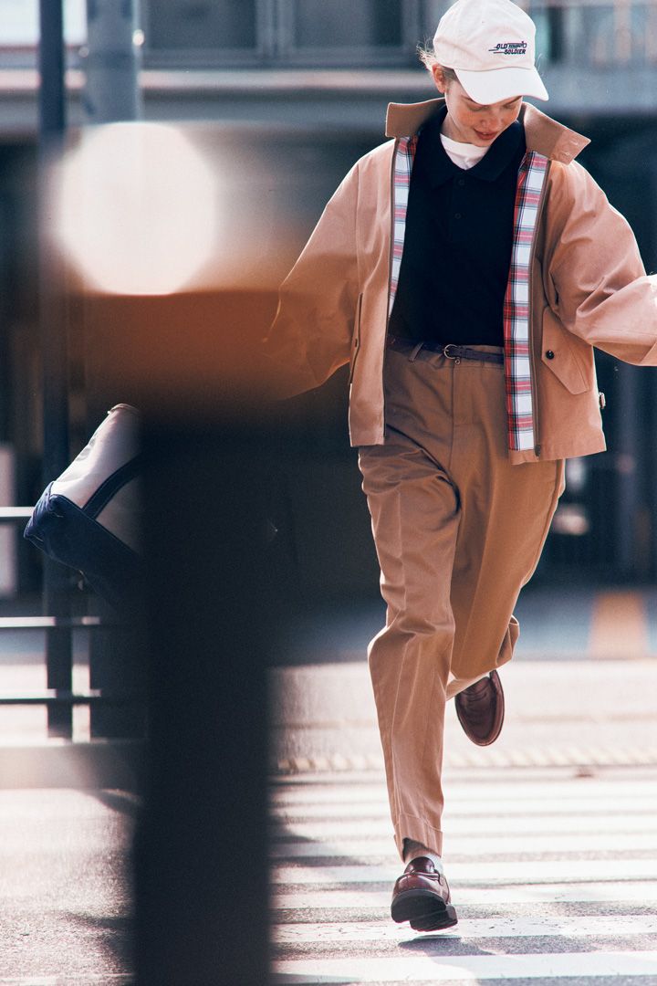 チラッと柄を見せるのがコツ！ 春のはじめに楽しみたいコーデ4選