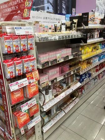 【東京都中央区】駅徒歩2分、「トモズ銀座三丁目店」がリニューアル！化粧品売場と免税コーナーを拡充