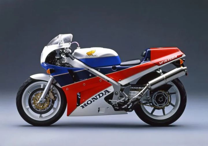 ホンダ VFR750R（RC30）（1987年）