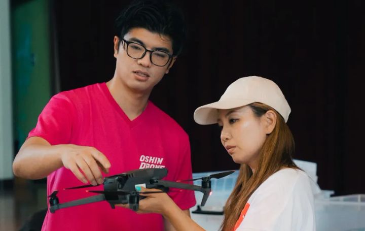 ドローン講習の実践風景