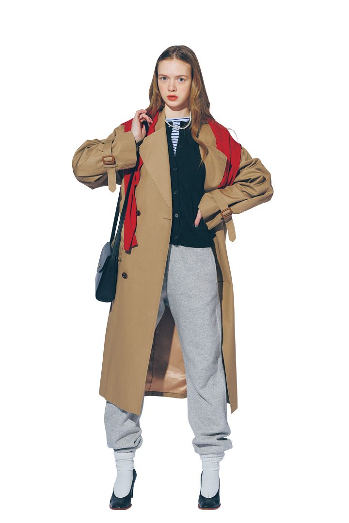 スウェットパンツをトレンチコートと合わせる時は、色合いに注意して【本日のFUDGE GIRL-3月25日】