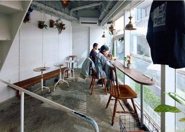 訪れた人からは「部屋にいるように落ち着く」という声も上がるなど、こじんまりとした空間も魅力のひとつとなっている