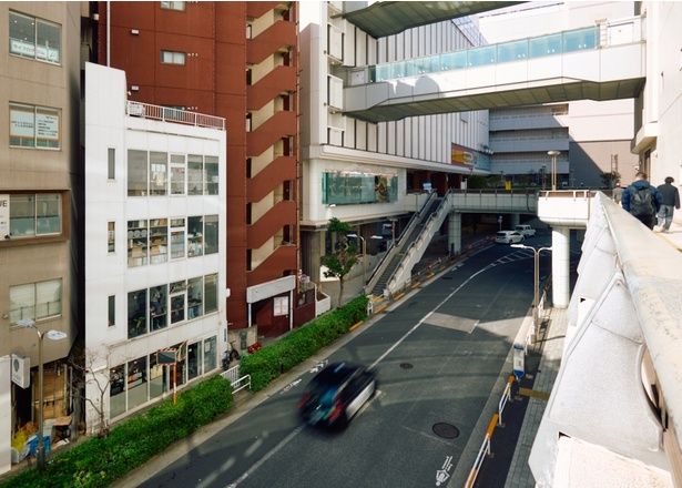 JR大井町駅の中央東口出口からすぐの場所。犬同伴もOK
