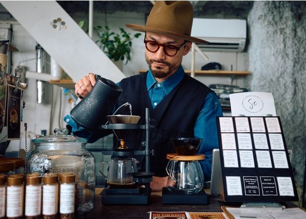 【写真】「NEO」をはじめ、4、5種類の「ハリオ」シリーズを用意。豆によって最適な器具をセレクトする