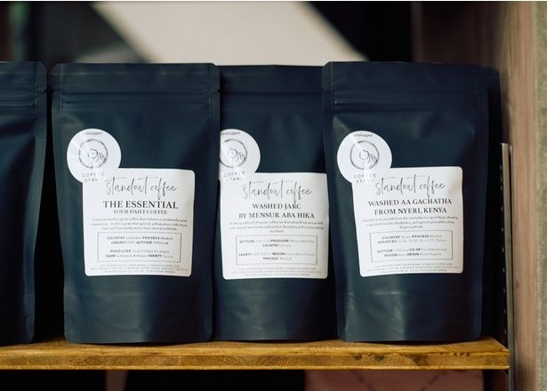 豆は約2〜3カ月ごとに入れ替わる。「深煎り派の人にも浅煎りのよさを伝え、選択肢の一つにしてもらえたら」と浅煎りをメインにラインナップ