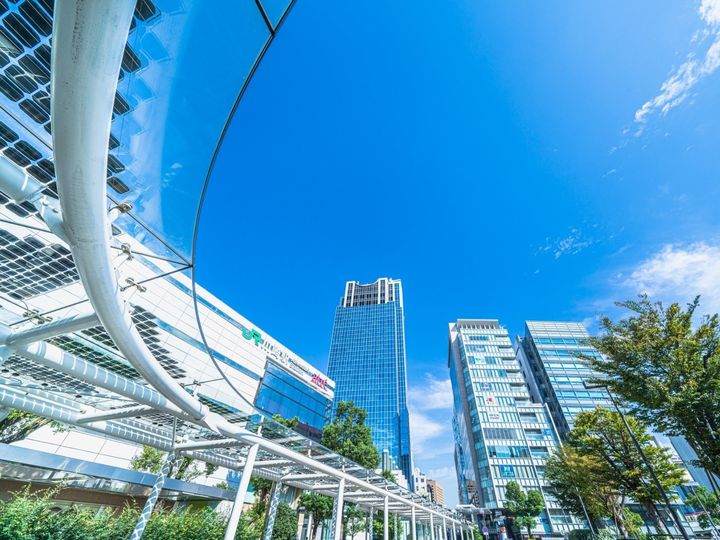 アットホームが発表した、神奈川県のカップル向け賃貸でPV数が多い駅ランキング。2位「川崎」を抑えた1位は？