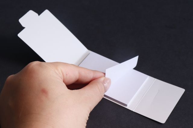 100均 ダイソー 身だしなみふせん 粘着面