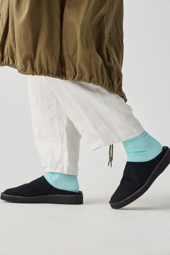 サボからのぞかせたブルーのソックスが可愛い！季節の変わり目に活躍するモッズコートコーデ【FUDGE FRIEND おしゃれさんの毎日コーディネート vol.664｜田中真里奈】