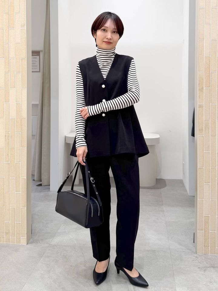 ウエストを絞った「X」のシルエットに