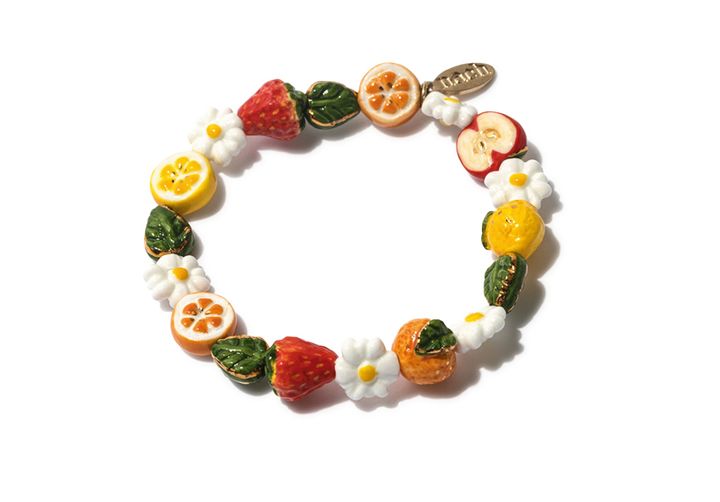動物モチーフのアイテムが有名なブランドから、フレッシュなブレスレットが登場。