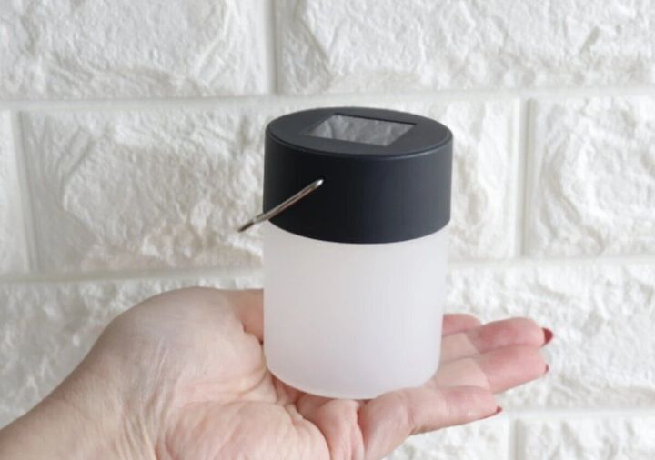 ダイソー ソーラーライト（吊り下げ型）