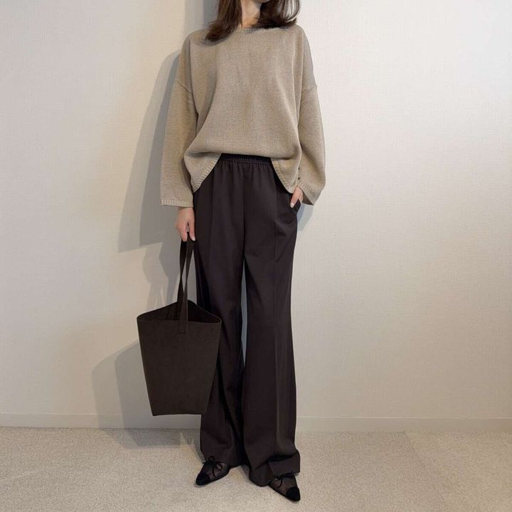 MICA＆DEAL ボートネックルーズニットプルオーバーの通勤コーデ