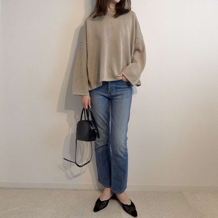 MICA＆DEAL ボートネックルーズニットプルオーバーのデニムコーデ