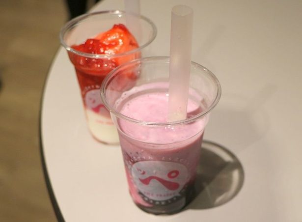 混ぜて色が変化した「飲むブルーベリーヨーグルトッぺ」