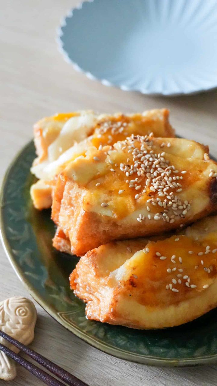 新玉ねぎとチーズの厚揚げ挟み焼き