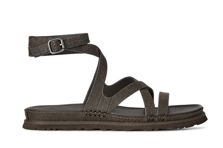 画像: GoldenGaze Embossed Ankle Wrap（デンス スモーク）¥24,200 ◾️サイズ展開：22〜26cm ◾️2カラー展開 出典：アグ®