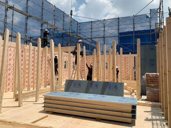 NEO SMART PANELを使用した木造住宅の施工現場
