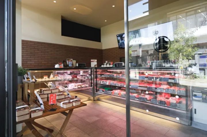 焼肉家蔵 併設精肉店の店内