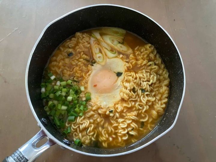 DAISO(ダイソー)：農心 安城湯麺 125g