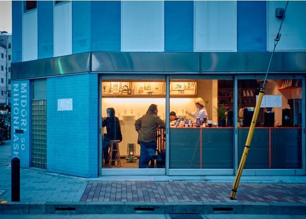 【写真】店はコワーキングコミュニティ「MIDORI.so NIHONBASHI」の1階。施設利用者も多く集まる場所