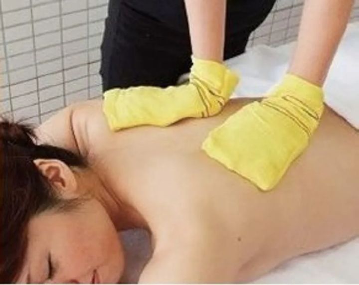 素肌館 アカスリ施術