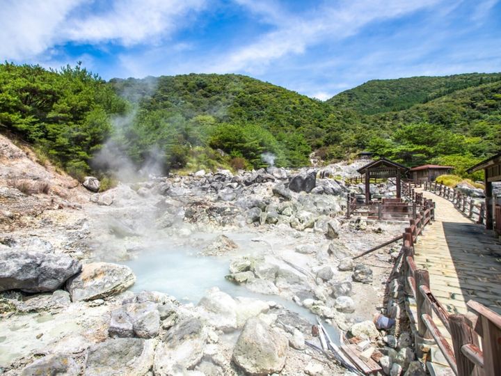 All About ニュース編集部が全国250人を対象に実施した「温泉に関するアンケート」の調査結果から、日本百名湯の中で、好き＆行ってみたい「福岡・佐賀・長崎の温泉」ランキングを発表！ 2位「雲仙温泉」を抑えた1位は？