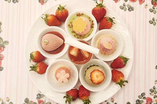 「日本の春」にインスピレーションを得たスイーツの数々と、ブランドいちごを好きなだけ